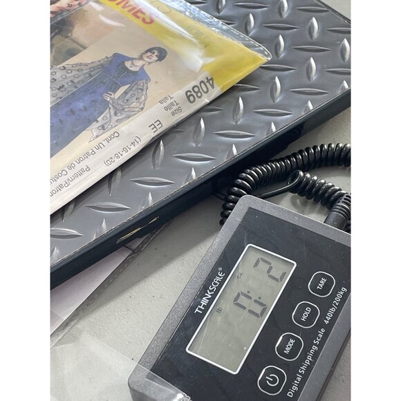 McCalls 4089 Sewing Pattern Sizes 14-16-20 EE  Gothic Vampire Queen Witch UNCUT - Picture 7 of 7